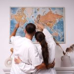 Weltkarte Pinnwand zum Markieren: Reiseerinnerungen lebendig halten
